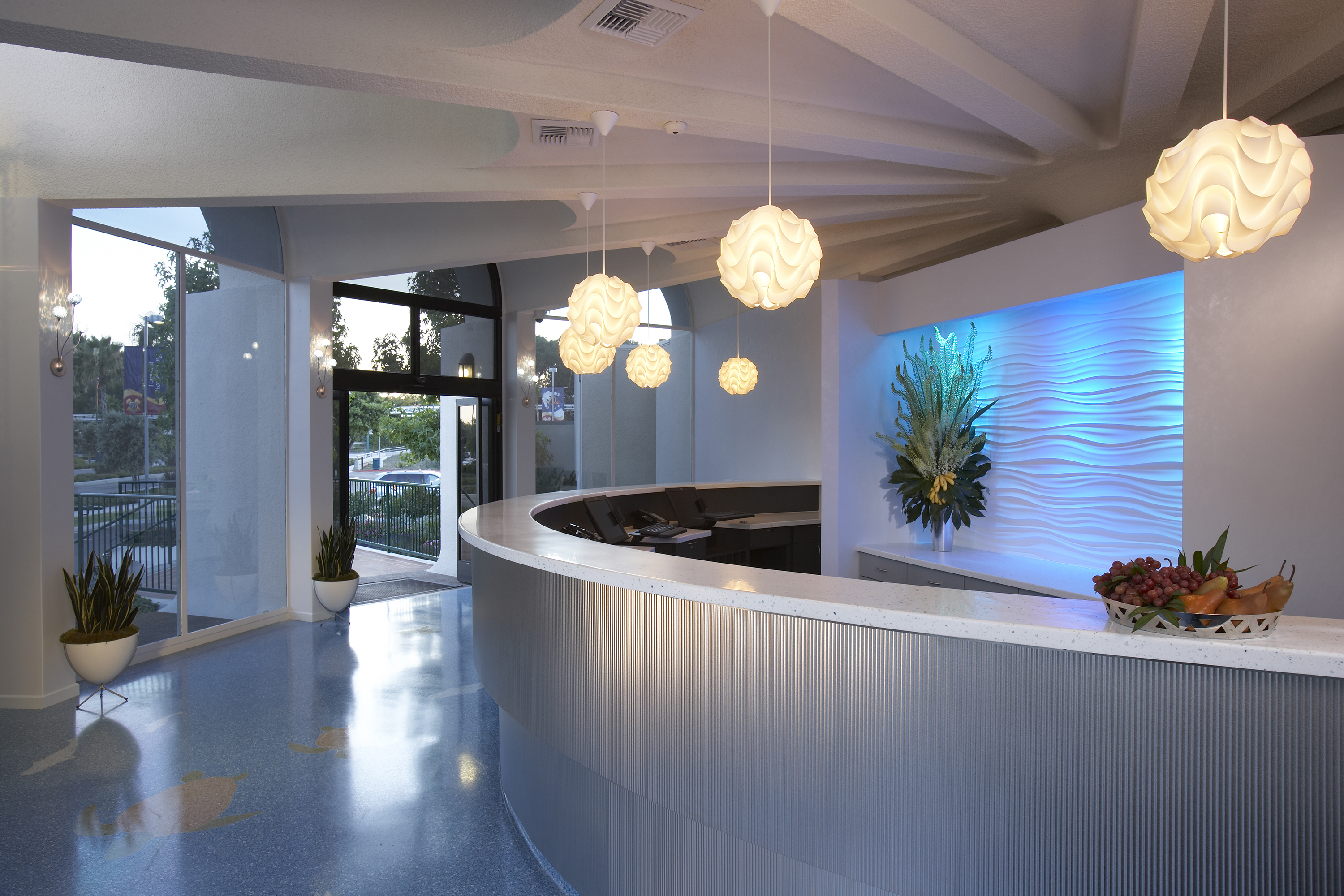 Howard Johnson by Wyndham Anaheim Hotel & Water Playground reception in Anaheim, California